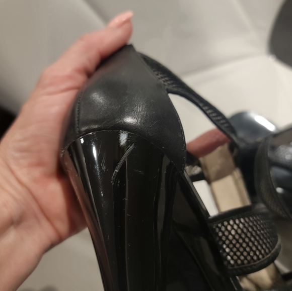 MICHAEL Micheal Kors Berkley T-Strap Mesh Heel Sandal Size 7 - Picture 4 of 10